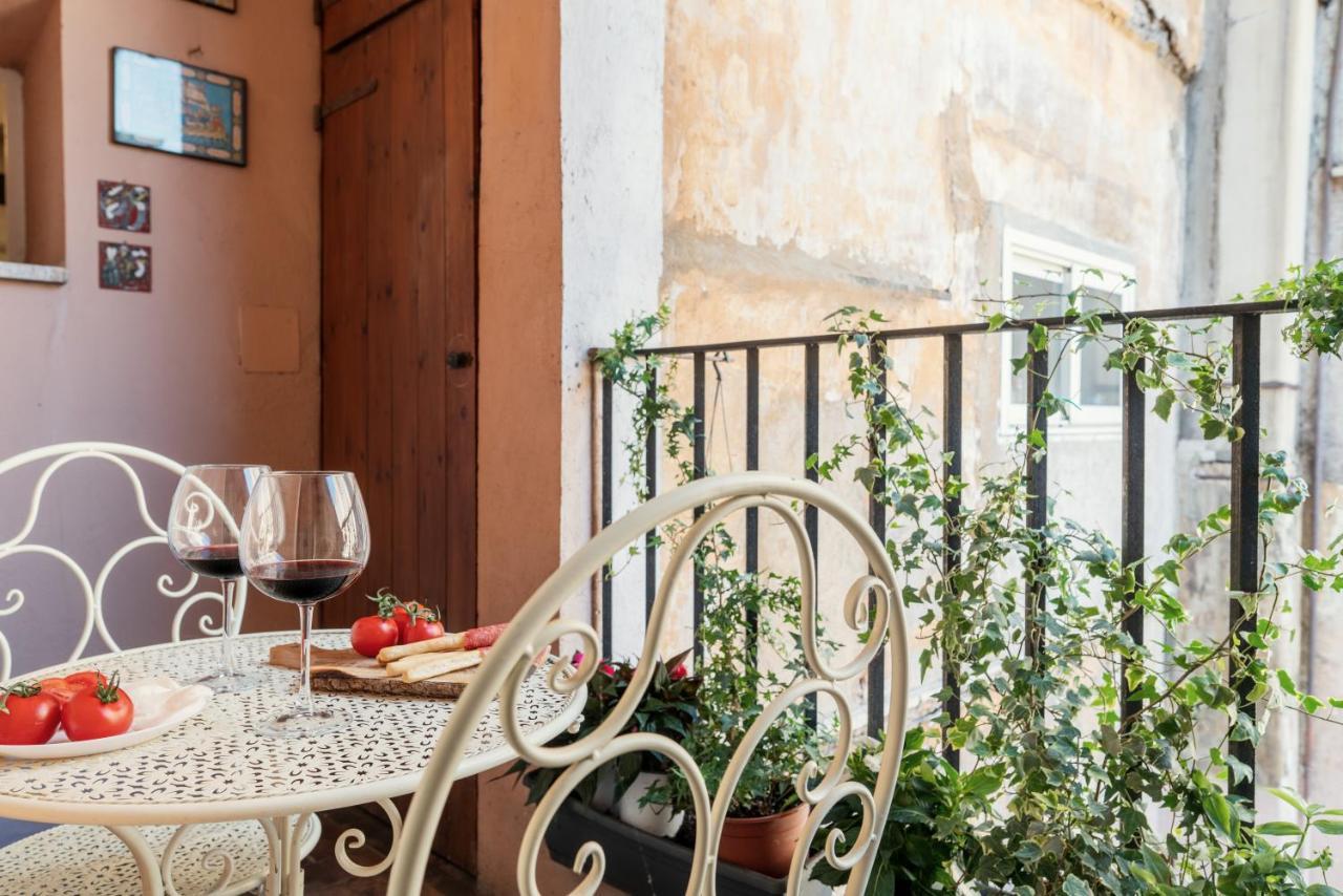Domus Quiritum Charming, Appartamento D'Epoca A Campo De' Fiori Rome Luaran gambar