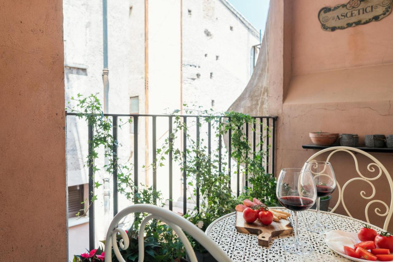 Domus Quiritum Charming, Appartamento D'Epoca A Campo De' Fiori Rome Luaran gambar
