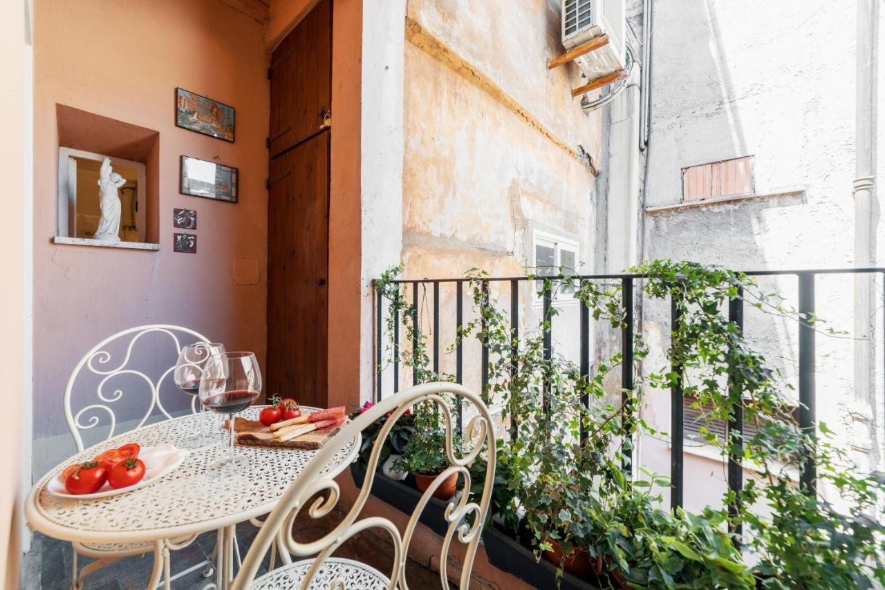 Domus Quiritum Charming, Appartamento D'Epoca A Campo De' Fiori Rome Luaran gambar